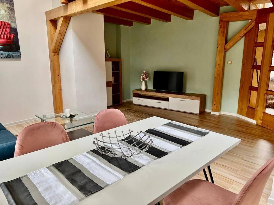 Harra Wanderurlaub Mit Und Ohne Hund! 아파트 외부 사진